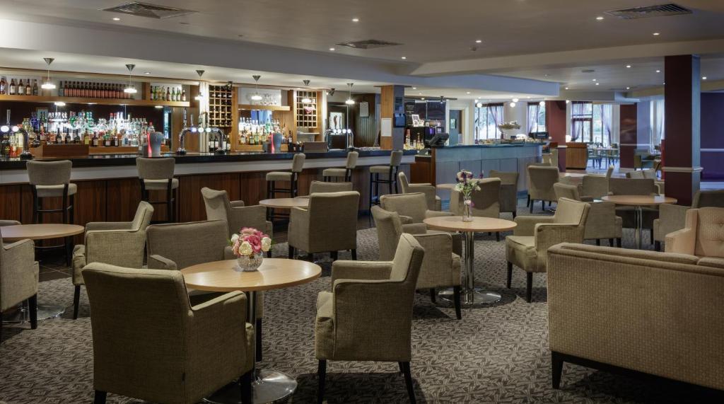 Delta Hotels By Marriott Warwick วอร์ริก ภายนอก รูปภาพ