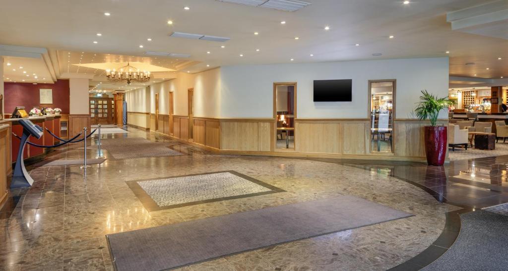 Delta Hotels By Marriott Warwick วอร์ริก ภายนอก รูปภาพ