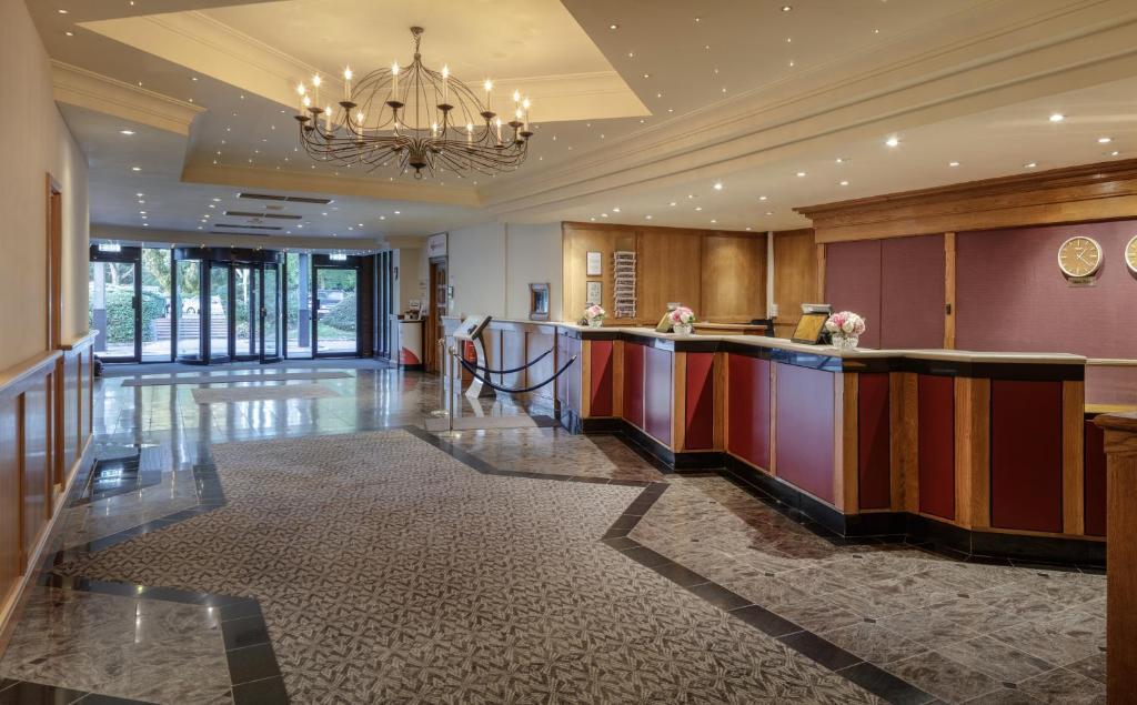 Delta Hotels By Marriott Warwick วอร์ริก ภายนอก รูปภาพ