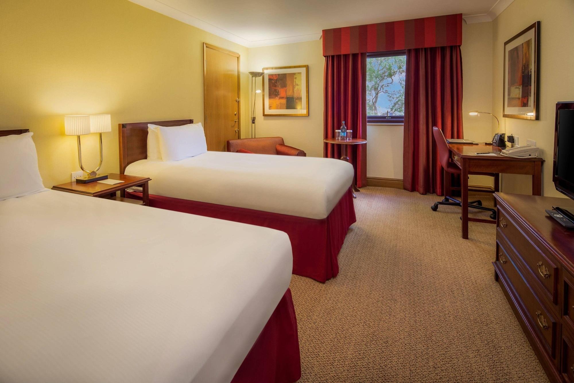 Delta Hotels By Marriott Warwick วอร์ริก ภายนอก รูปภาพ