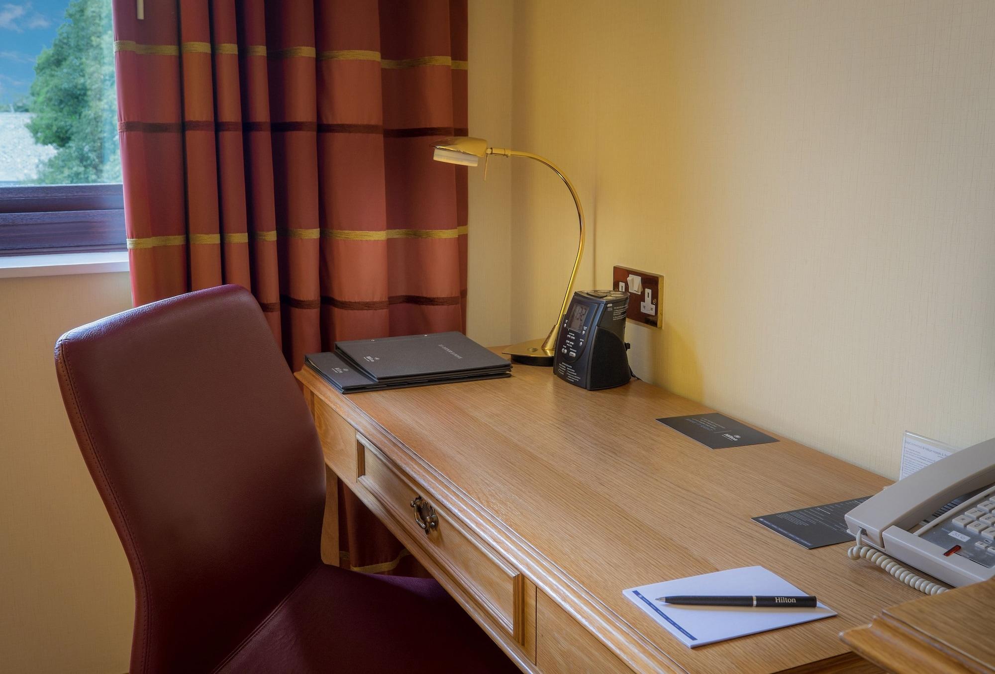 Delta Hotels By Marriott Warwick วอร์ริก ภายนอก รูปภาพ