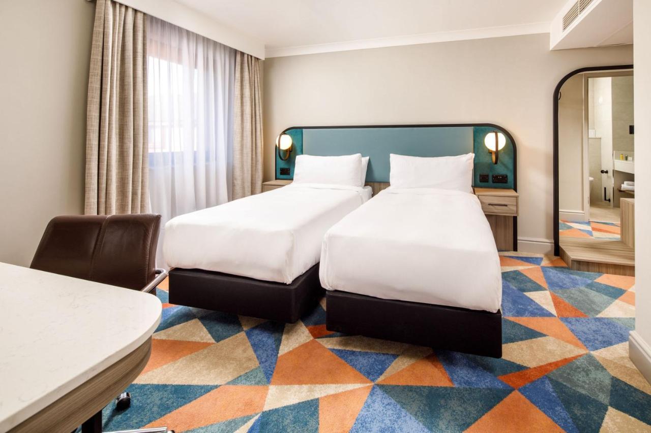 Delta Hotels By Marriott Warwick วอร์ริก ภายนอก รูปภาพ