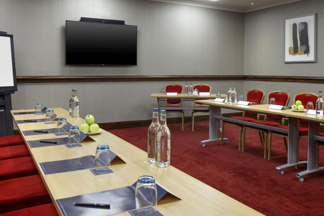 Delta Hotels By Marriott Warwick วอร์ริก ภายนอก รูปภาพ