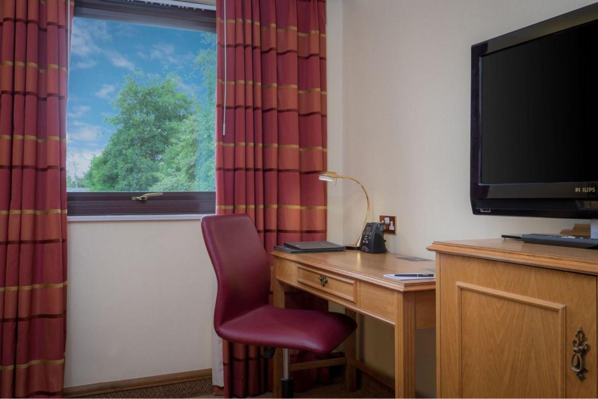 Delta Hotels By Marriott Warwick วอร์ริก ภายนอก รูปภาพ