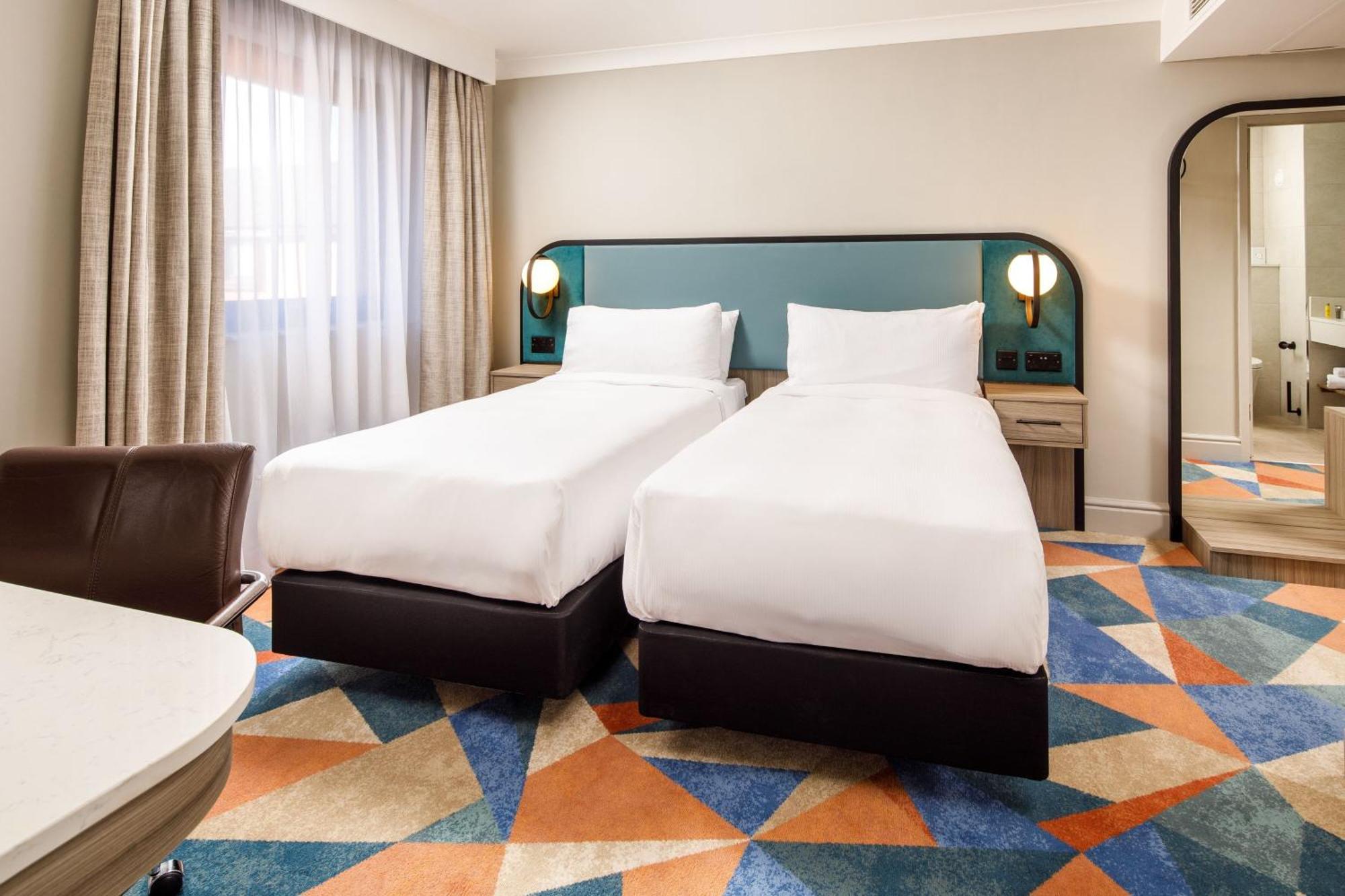Delta Hotels By Marriott Warwick วอร์ริก ภายนอก รูปภาพ