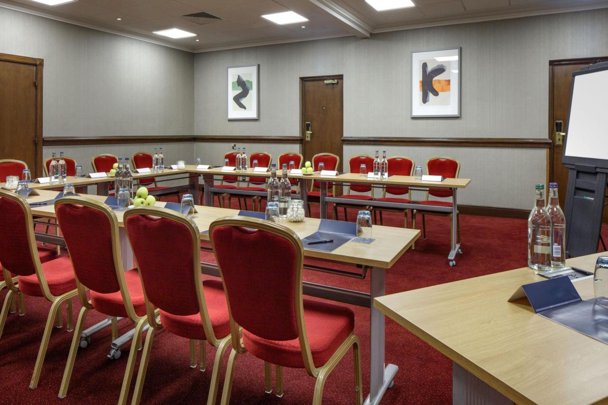 Delta Hotels By Marriott Warwick วอร์ริก ภายนอก รูปภาพ