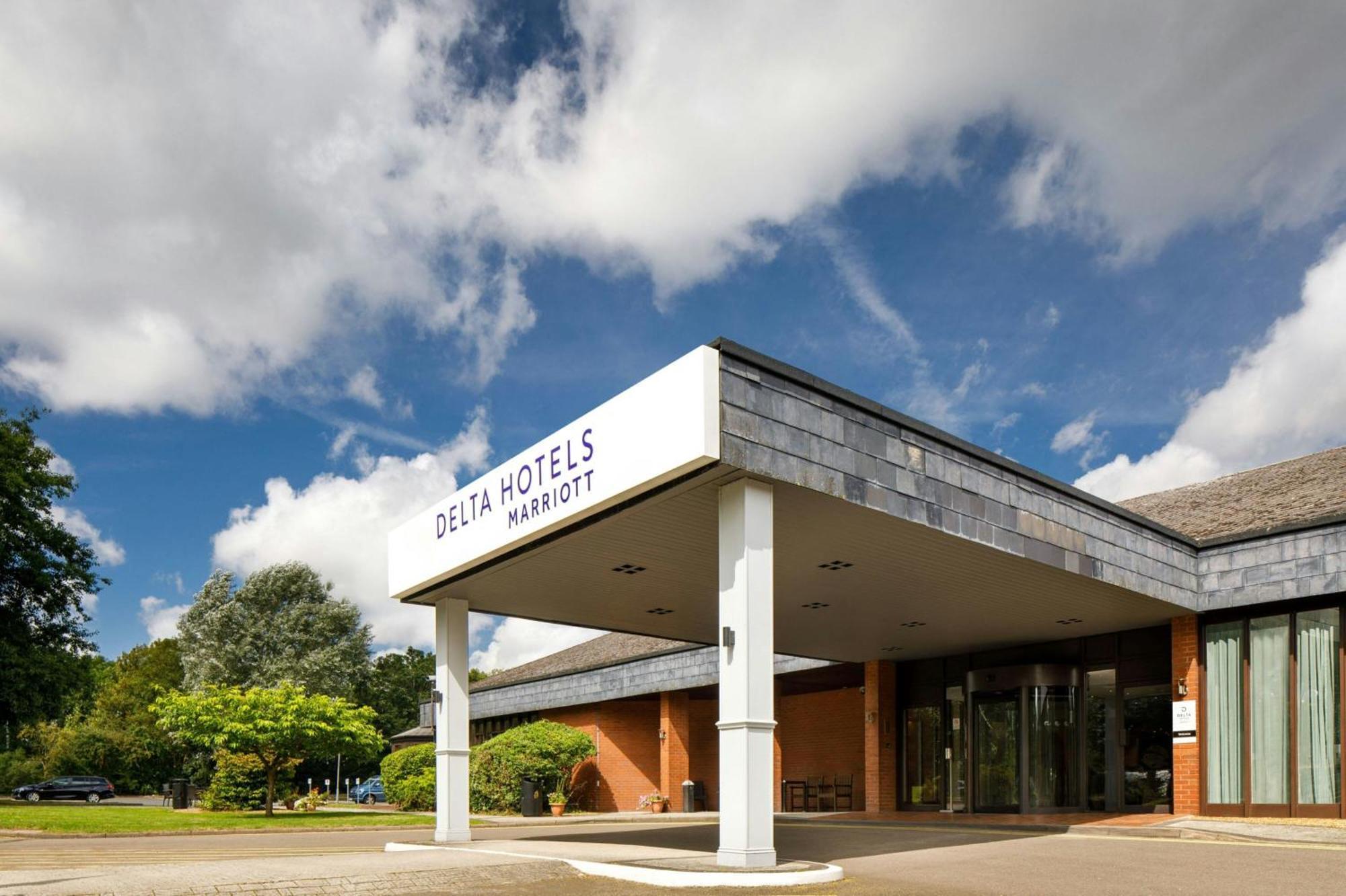 Delta Hotels By Marriott Warwick วอร์ริก ภายนอก รูปภาพ